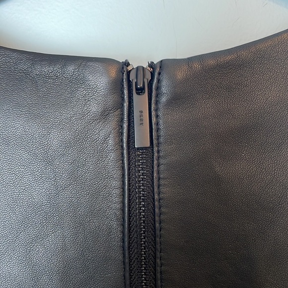 Nwot DKNY Leather Mini Dress Sleeveless V-Neck w/ Pockets + Cinch Waist Sz XXS - Picture 5 of 10